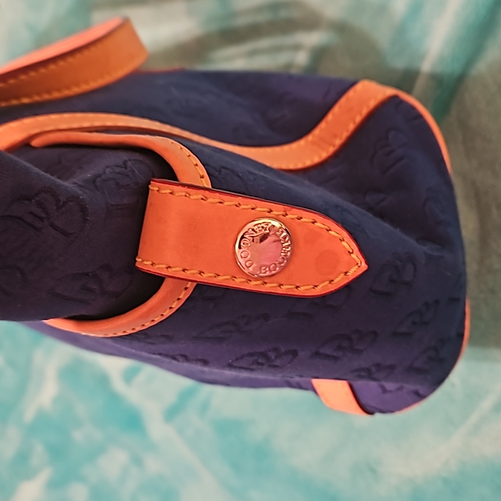 💙Dooney & Bourke Tote💙 - Picture 6 of 17